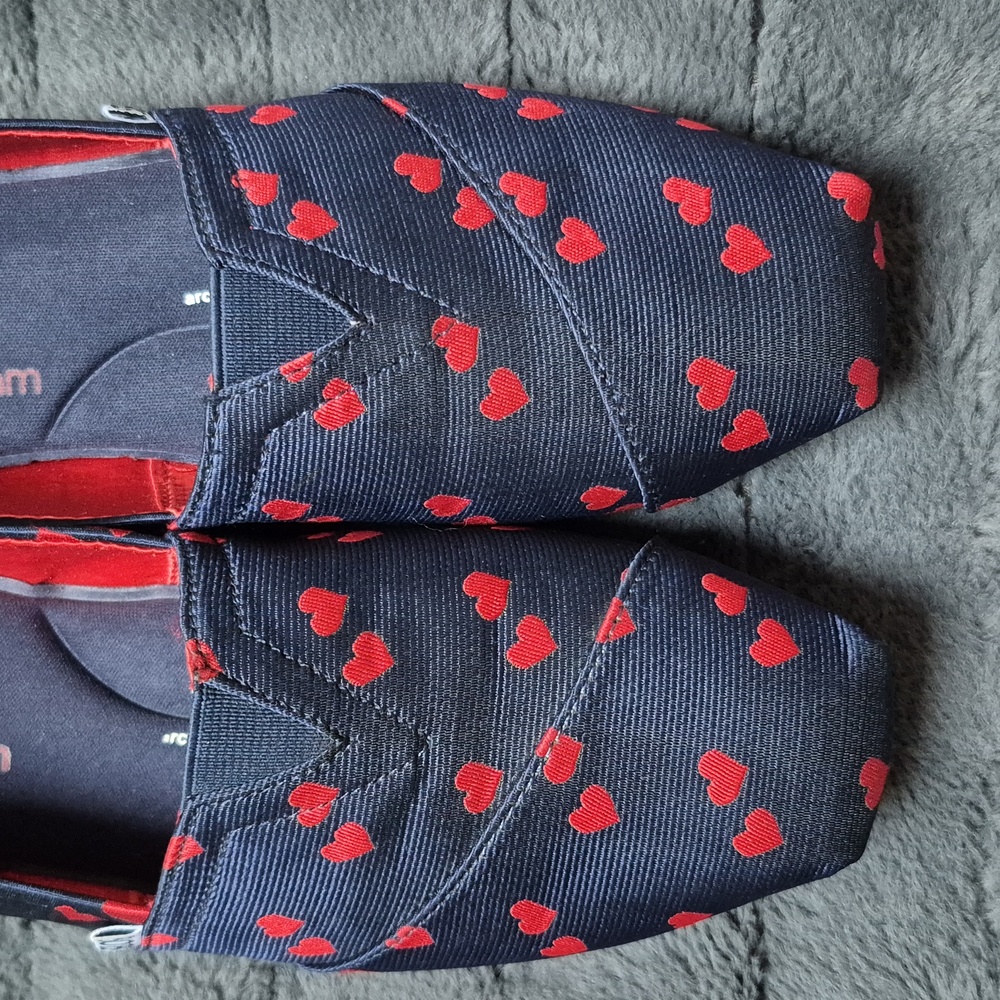 Heart Printed Size 7 BOBS from Skechers Slip-Ons W Memory Foam, New With Tags! - Picture 5 of 8